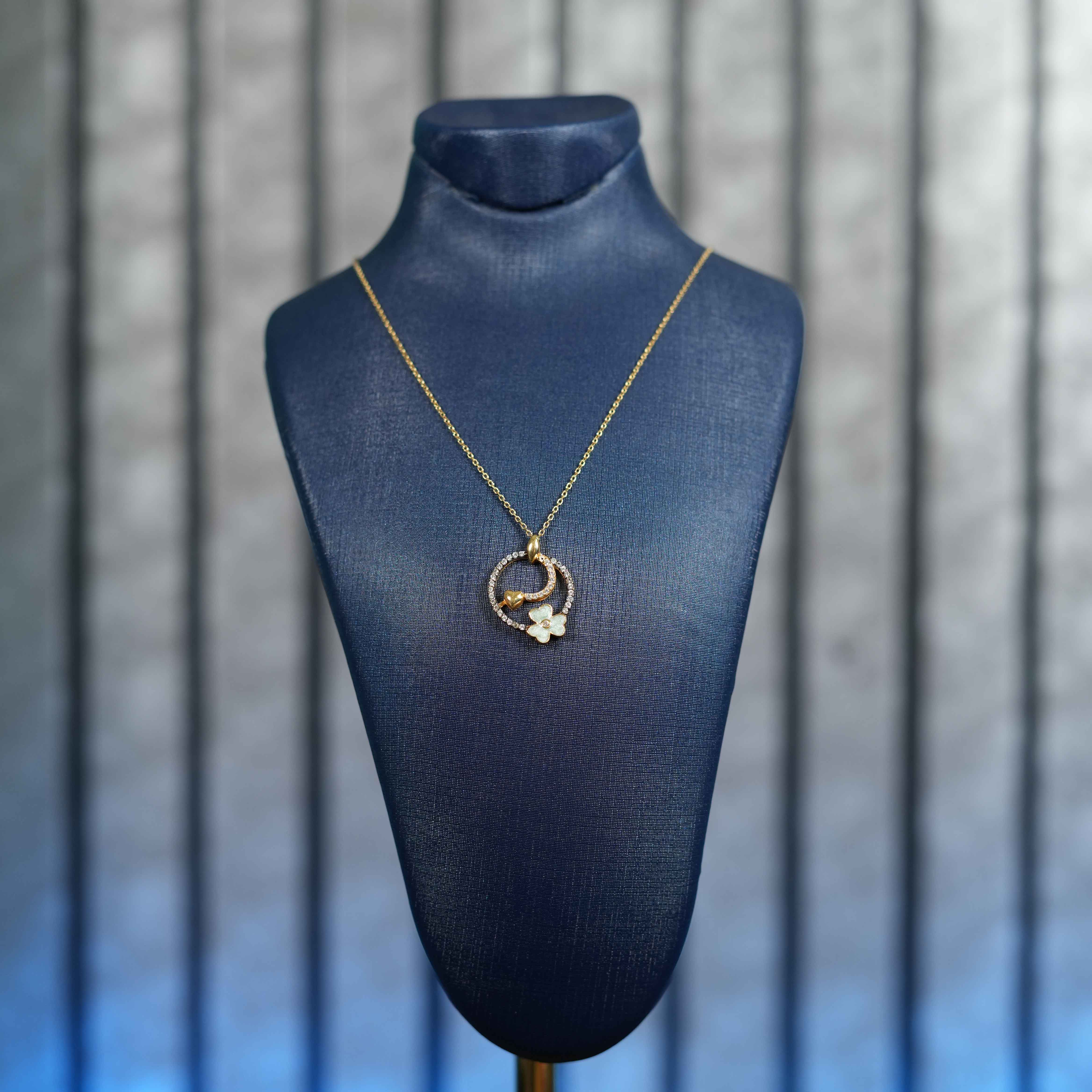 گردنبند گل میناکاری